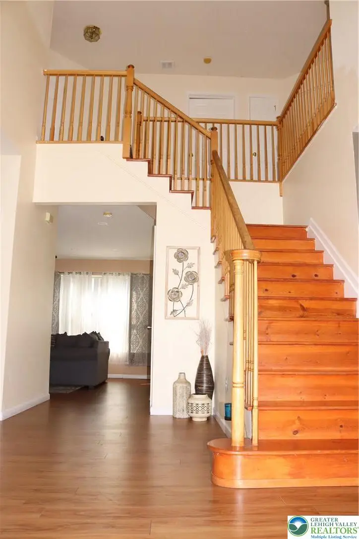 1035 Jervin Court, South Whitehall, PA 18104 - #3