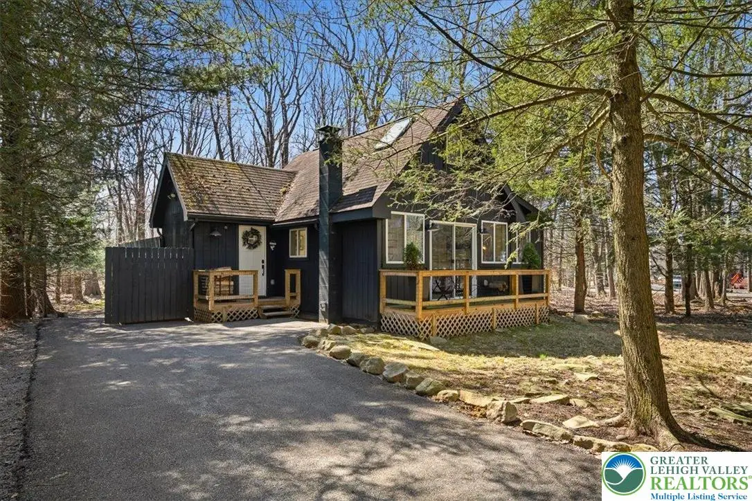 5306 Hummingbird Drive, Pocono Summit, PA 18346 - #1