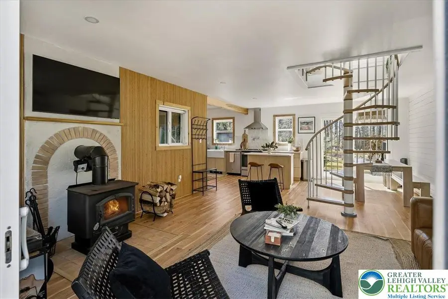 5306 Hummingbird Drive, Pocono Summit, PA 18346 - #2