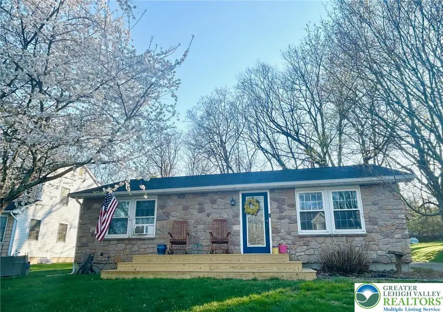 67 Lenape Trail, Mount Bethel, PA 18343 - #2