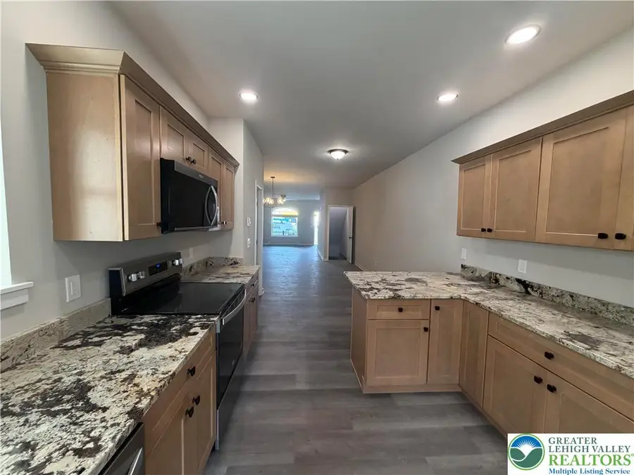 28 S Jefferson Street, Allentown, PA 18102 - #3