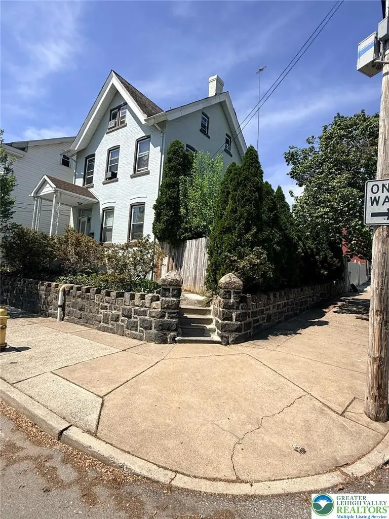 704 Pawnee Street, Bethlehem, PA 18015 - #1