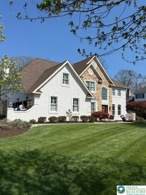 7637 Longwood Drive, Upper Macungie Twp, PA 18069