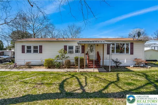 1 Woodsdale Court, Moore Twp, PA 18014