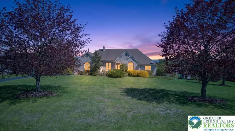 353 Beaver Run Drive, Bushkill, PA 18064 - #2