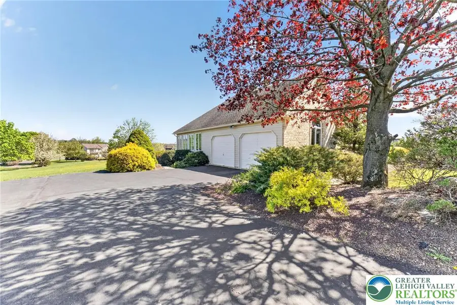 353 Beaver Run Drive, Bushkill, PA 18064 - #3