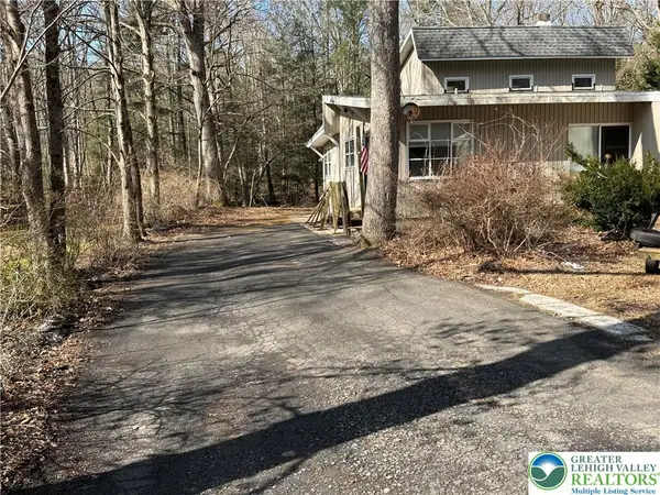 102 Creek Drive, Polk Twp, PA 18058