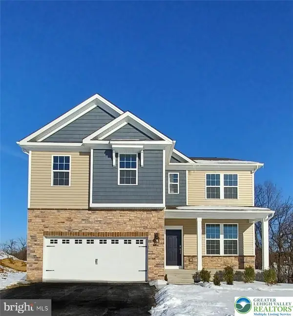 102 Winding Road, Forks Twp, PA 18040