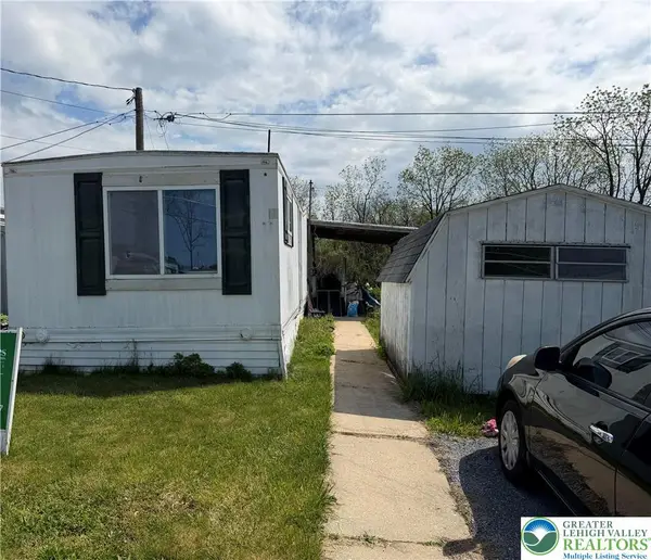 19 Roth Avenue, Longswamp Twp, PA 19539