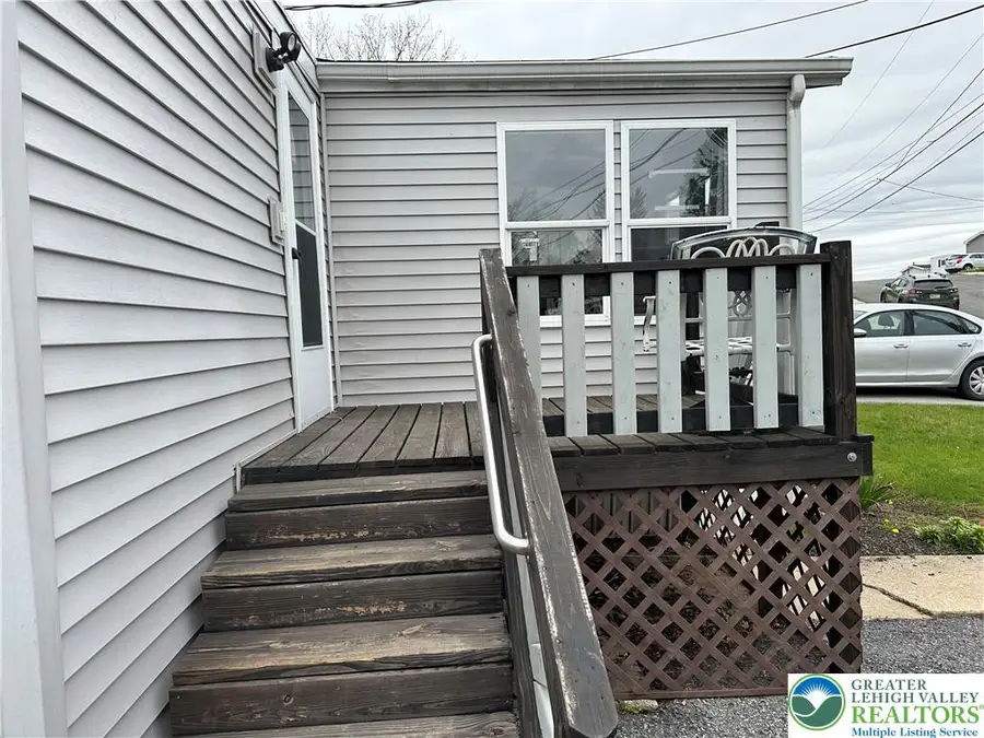 12 Roth Avenue, Longswamp, PA 19539 - #3