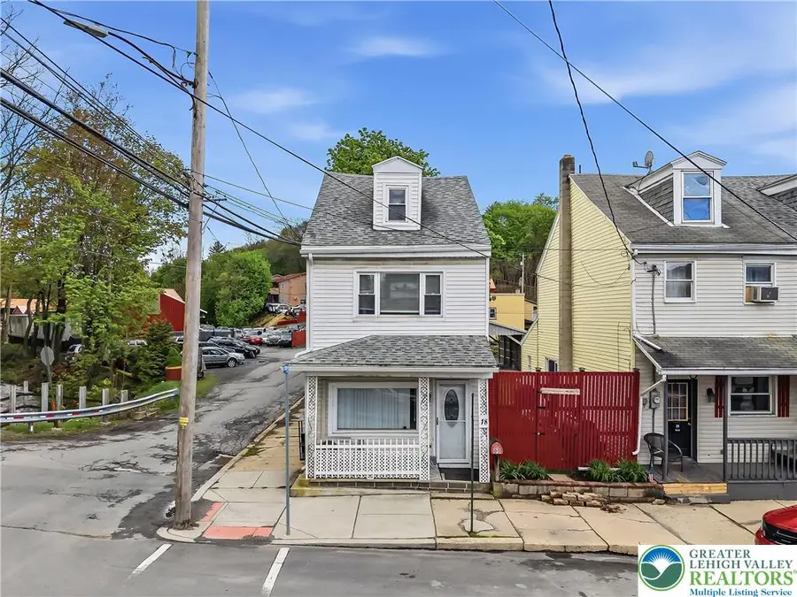 18 S Lehigh Street, Tamaqua, PA 18252 - #2