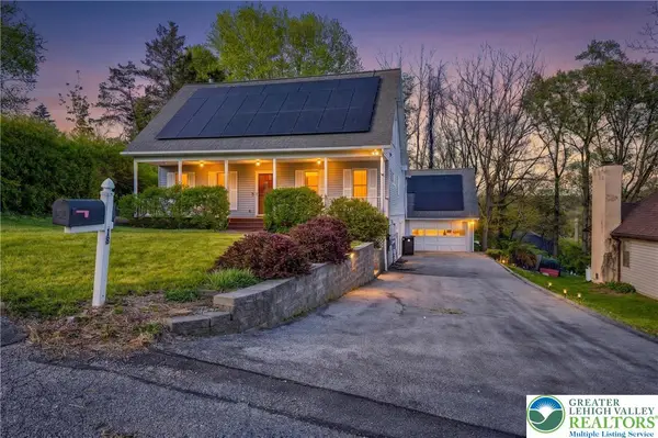 18 Lenape Trail, Upper Mt Bethel Twp, PA 18343