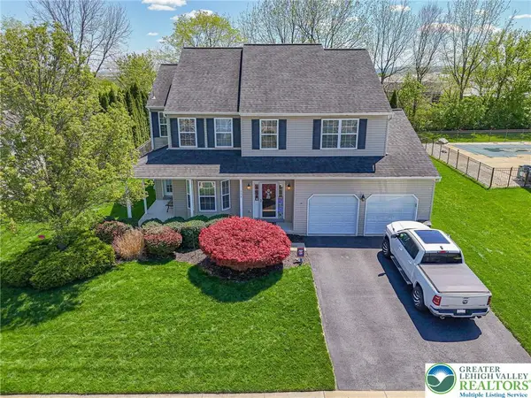 228 Mcnair Circle, Allen Twp, PA 18067