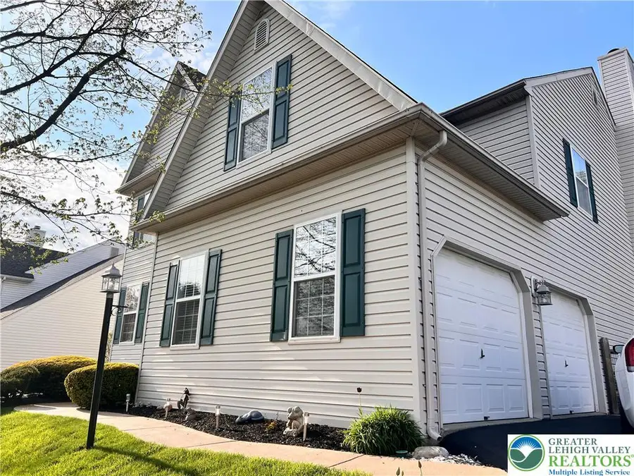 8355 Valley Grn, Fogelsville, PA 18051 - #2