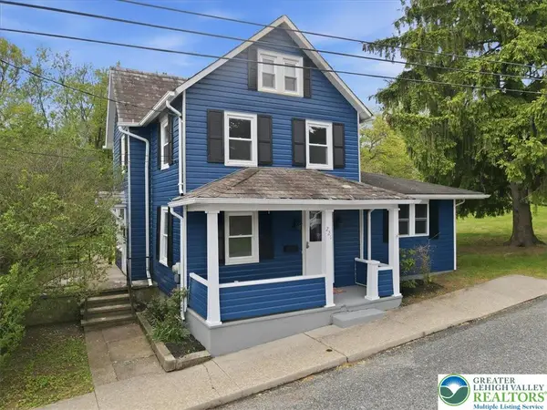 221 Diamond Street, Plainfield Twp, PA 18072