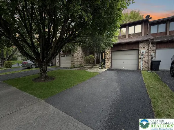 1736 Falcon Drive, Bethlehem City, PA 18017