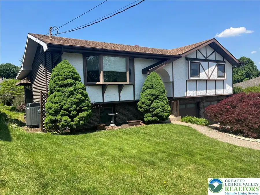 806 Locust Street, North Catasauqua, PA 18032 - #2