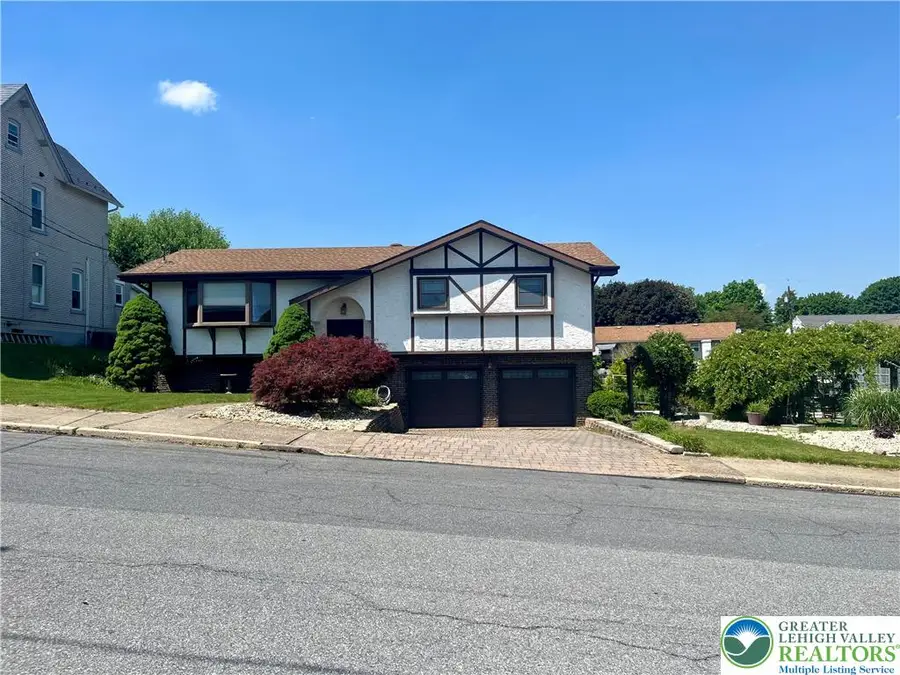 806 Locust Street, North Catasauqua, PA 18032 - #3