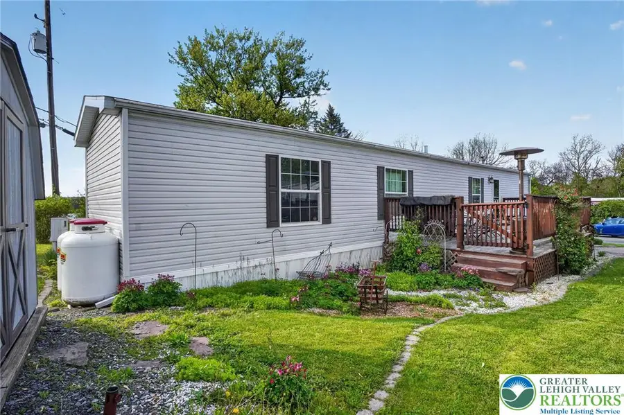 39 Country Club Road W, Allen, PA 18067 - #2