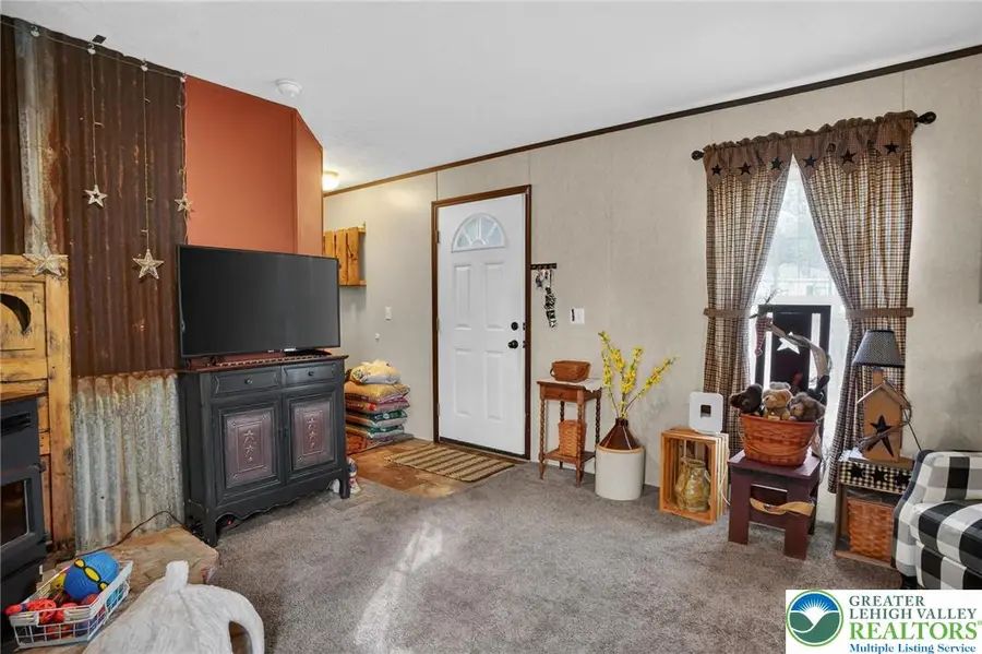 39 Country Club Road W, Allen, PA 18067 - #3
