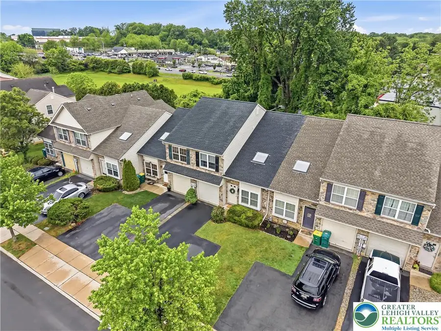 5543 Stonecroft Lane, Lower Macungie, PA 18106 - #3
