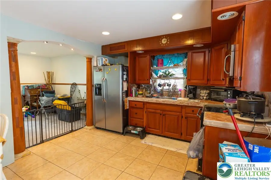 852 N Irving Street, Allentown, PA 18109 - #3