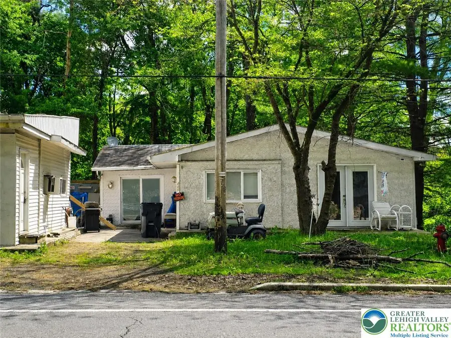 869 N 1st Street, Mahoning, PA 18235 - #2