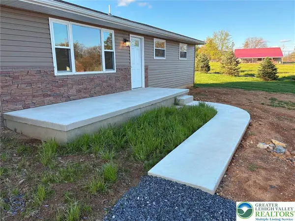 3957 Mountain Road, Washington Twp, PA 18080