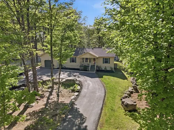 12 Rockway Court, Lake, PA 18436