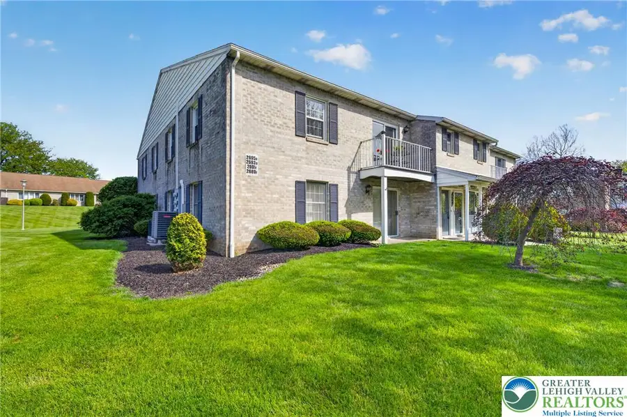 2689 Rolling Green Drive, Lower Macungie, PA 18062 - #3