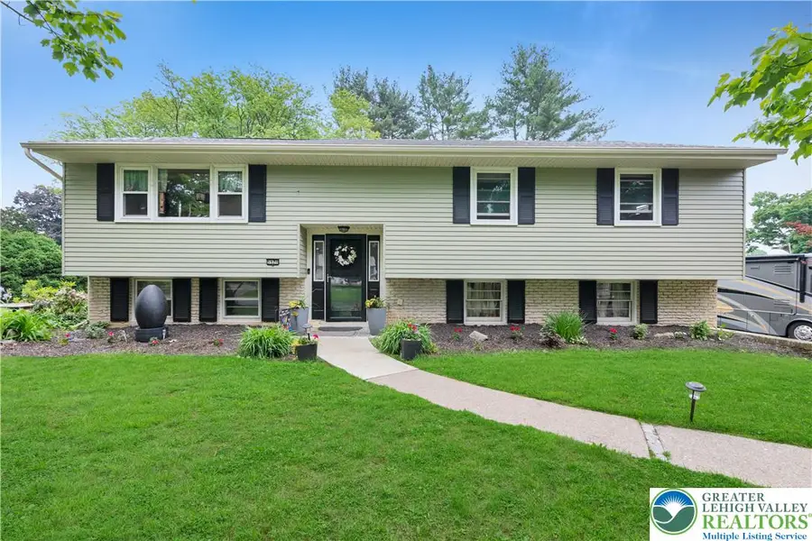 5970 Club House Lane, Lower Macungie, PA 18106 - #2