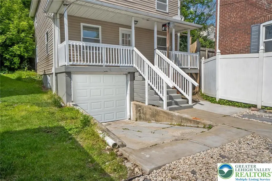 215 Lackawanna Avenue, Nazareth, PA 18064 - #2