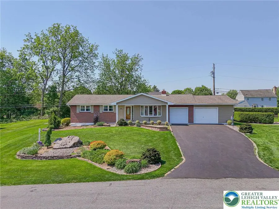 5902 Holiday Drive, Upper Macungie, PA 18104 - #3