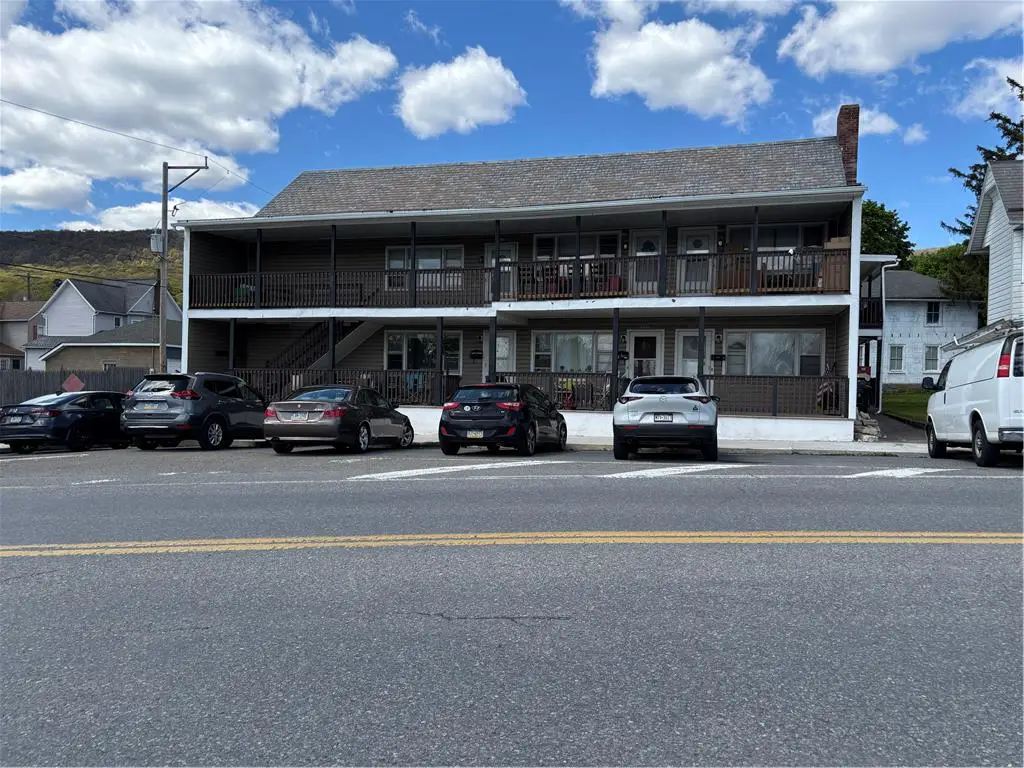 435 Main Street, Pen Argyl, PA 18072 - #1