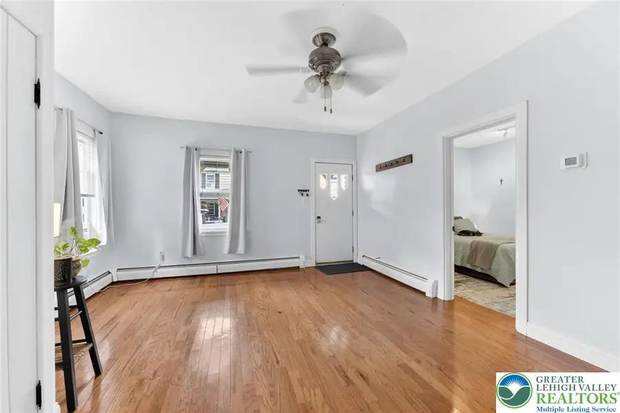 33 West Street, Bloomsbury, NJ 08804 - #3