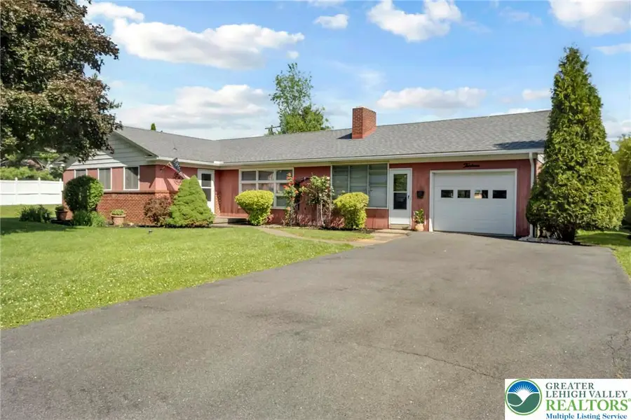 13 Ridgewood Road, Easton, PA 18045 - #2