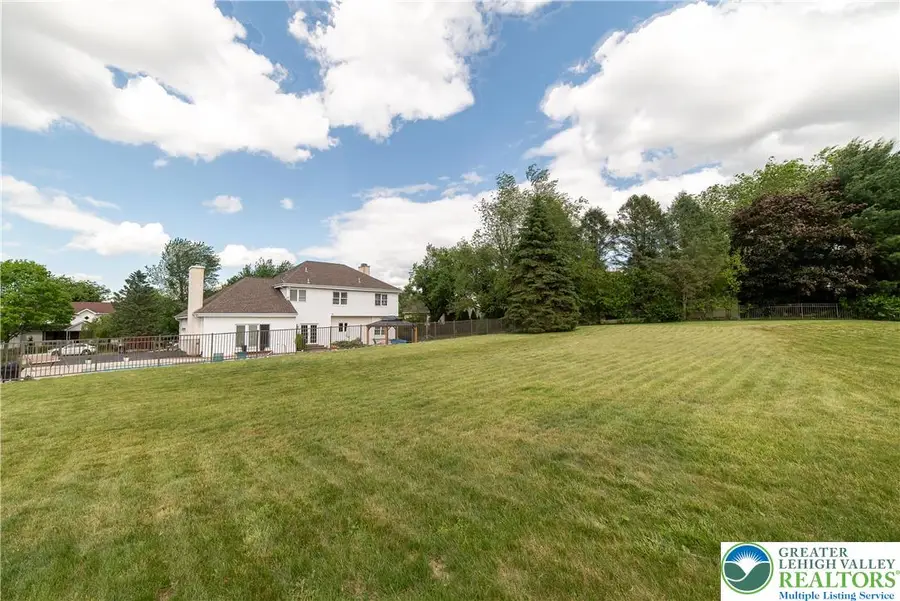 5526 Holiday Drive, Upper Macungie, PA 18104 - #2