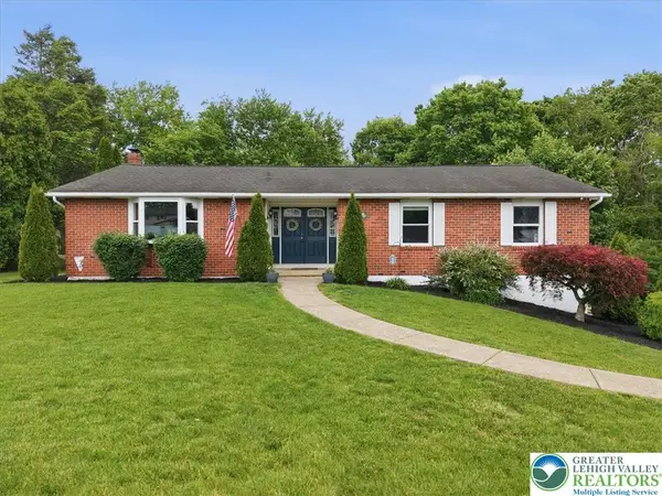 9 Stonecroft Drive, Easton, PA 18045
