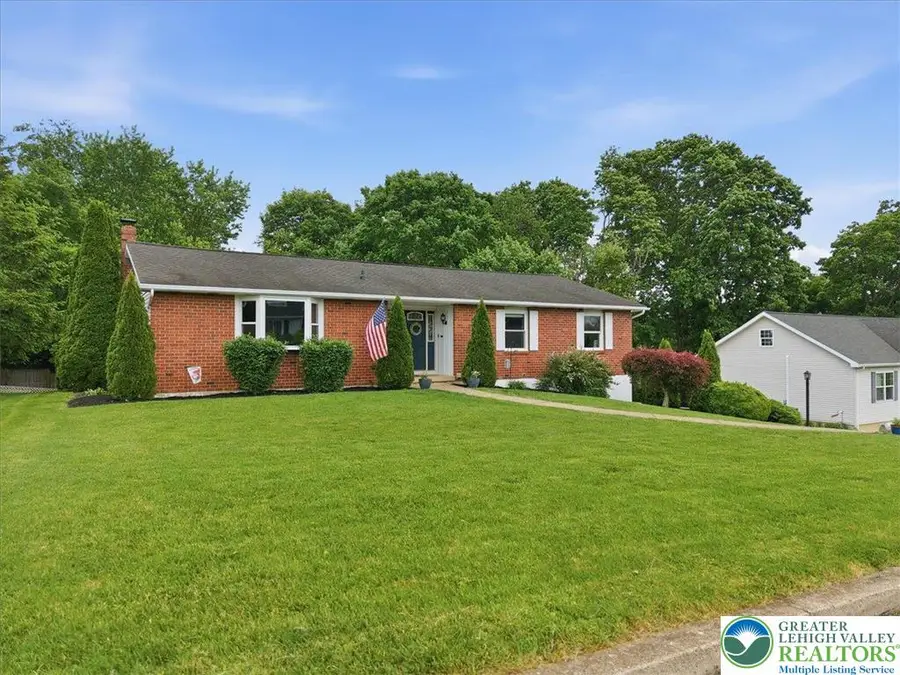 9 Stonecroft Drive, Easton, PA 18045 - #3