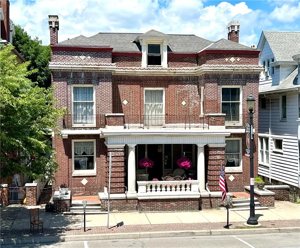243 W Broad Street, Tamaqua, PA 18252 - #1
