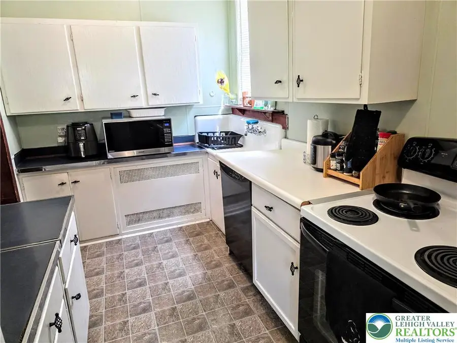318 N 1st Street, Lykens, PA 18235 - #3