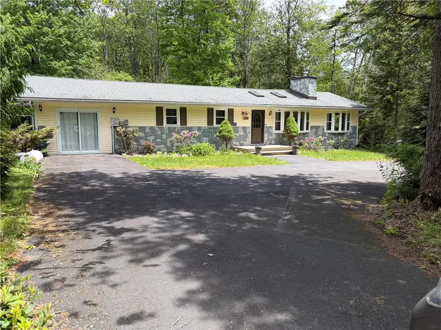 215 Larch Oval, Coolbaugh, PA 18466 - #2