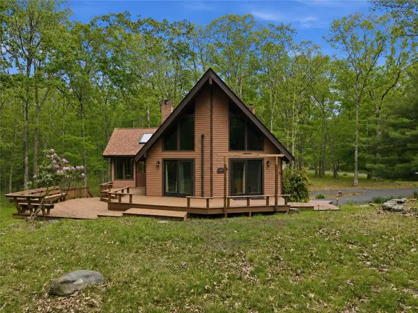 1517 Deer Run, Lehman Twp, PA 18324