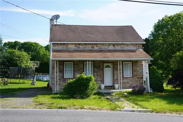 2094 E Scenic Drive, Moore Twp, PA 18014
