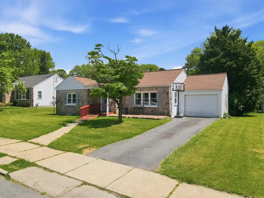 823 N Saint Lucas Street, Allentown, PA 18104 - #2