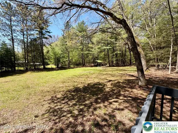 687 Dotters Corner Road, Polk Twp, PA 18058