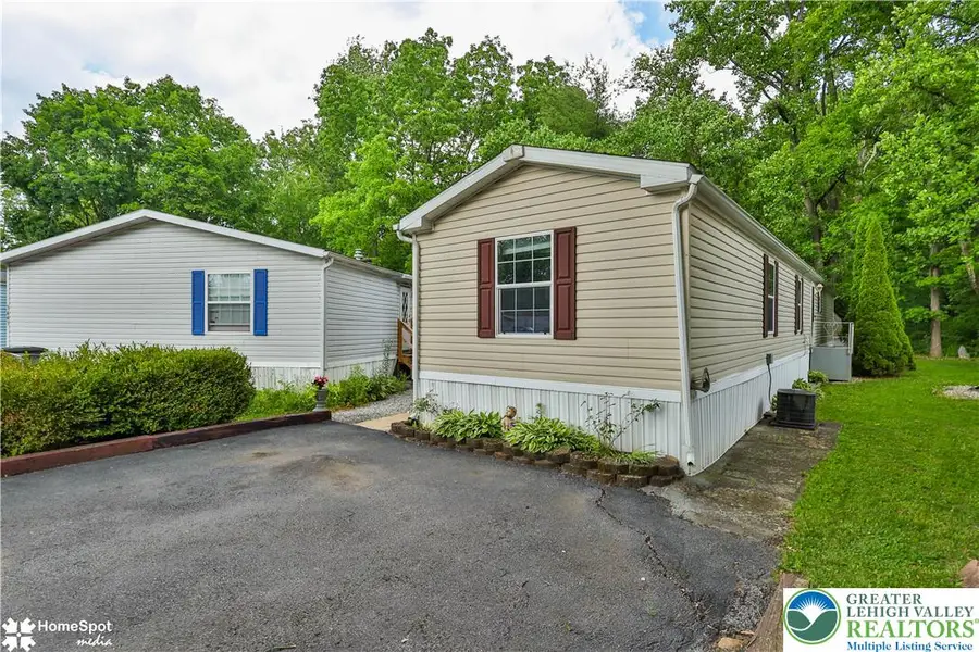 3441 Franklin Square, Moore, PA 18067 - #2