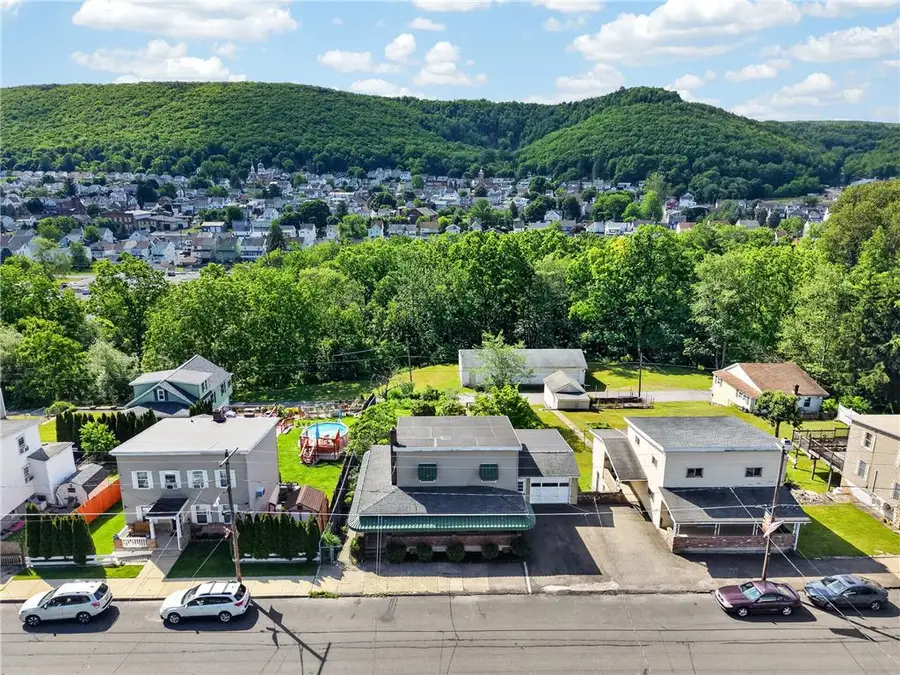 128 W Columbus Avenue, Nesquehoning, PA 18240 - #2
