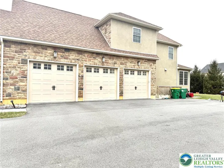 37 Saddle Lane, Palmer Township, PA 18045 - #3