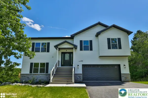 2212 Skyline Drive, Washington Twp, PA 18080